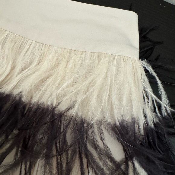 Club Monaco • Bridget mini skirt • size 4 - Picture 5 of 7